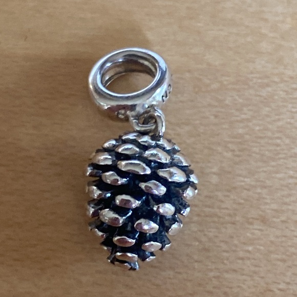Chamilia Pine Cone Charm - Picture 3 of 5